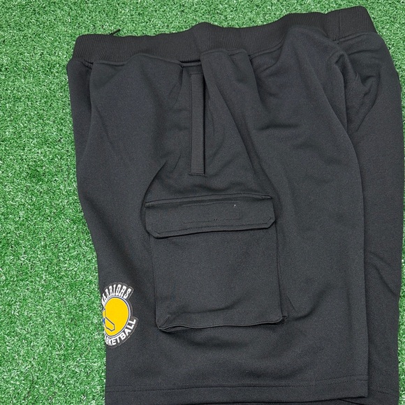 Mitchell & Ness Team Glory Golden State Warriors Cargo Shorts. XL NWT - Picture 4 of 5